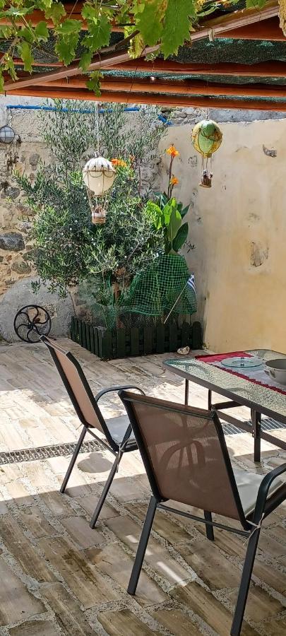 Eftychia's House In The Beautiful Village Vryses. Apartment Vrisai