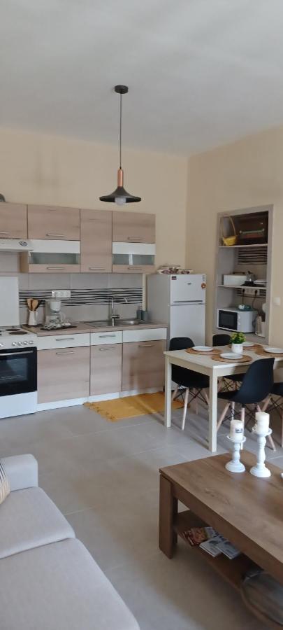 Eftychia's House In The Beautiful Village Vryses. Apartment Vrisai