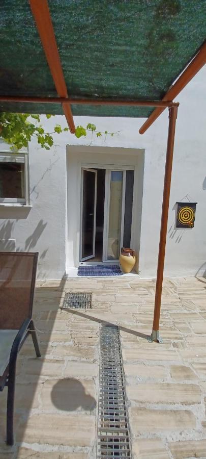 Eftychia's House In The Beautiful Village Vryses. Apartment Vrisai